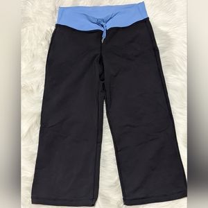 Lululemon Athletica Legging Capri Gray with Blue Trim Size 6 Women
